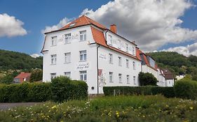 Spielzeughotel  3*